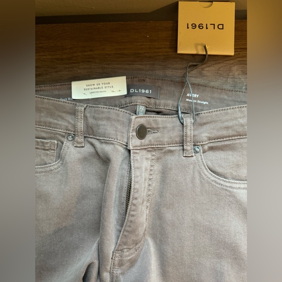 DL1961 Avery Modern Straight Denim Jeans NWT | Size 32 - Picture 2 of 3